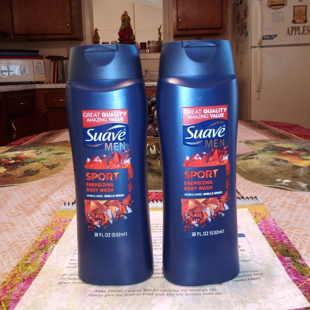 NEW (2) SUAVE MEN SPORT ENERGIZING BODY WASH